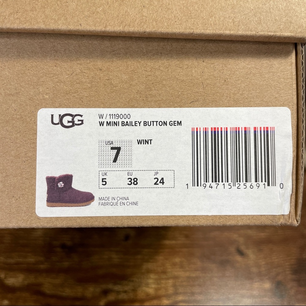 UGG Mini Bailey Button Gem Boots - NIB - Picture 11 of 12